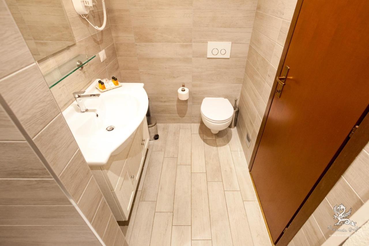 Bed and Breakfast Il Grifo Lenno Exterior foto