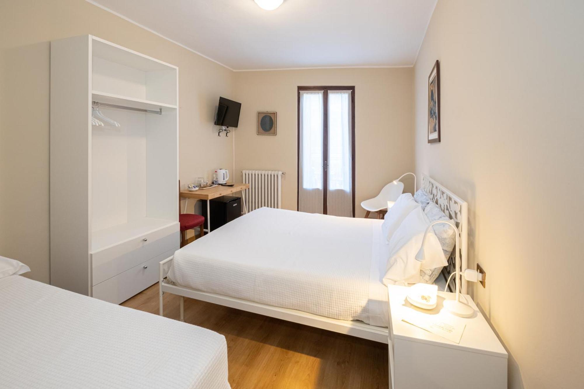 Bed and Breakfast Il Grifo Lenno Exterior foto