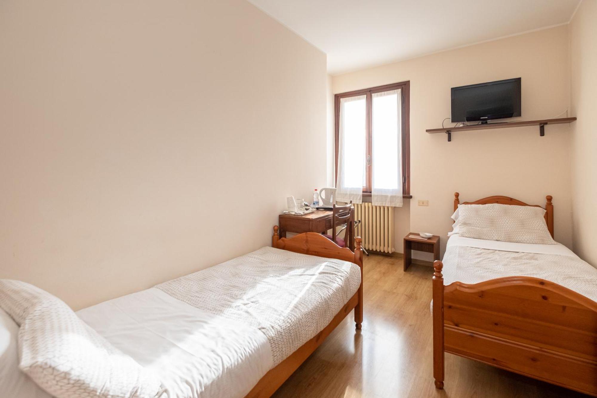 Bed and Breakfast Il Grifo Lenno Exterior foto