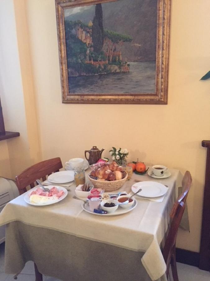 Bed and Breakfast Il Grifo Lenno Habitación foto